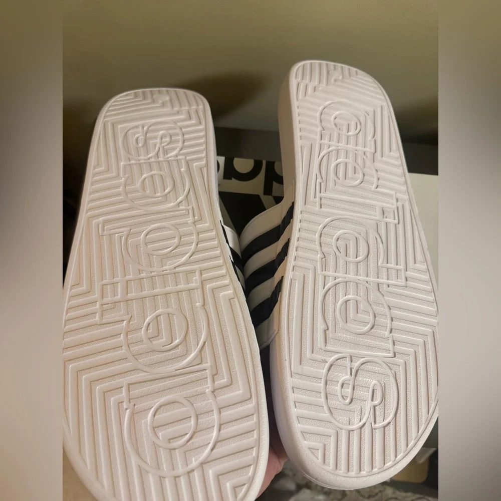Mens Adidas Slides Sandals NWT - Picture 3 of 4